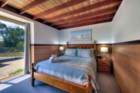 Sheoak On The Bay - ACT Tourism 2