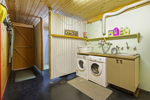 Feathertop Views And Dorm - ACT Tourism 4