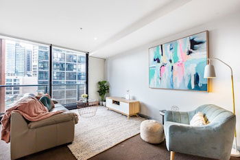 Ella, 1BDR Melbourne Apartment - ACT Tourism 6