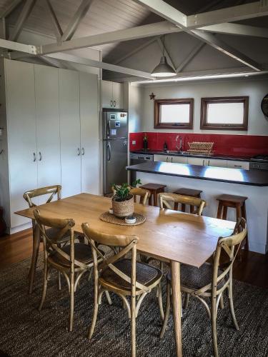 Samphire Beach House - ACT Tourism 5