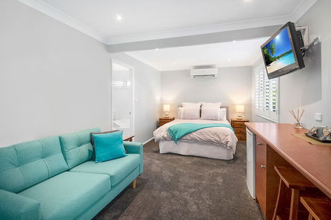 Forresters Beach Bed & Breakfast - ACT Tourism 4