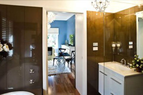 Rose Garden On Church BnB - ACT Tourism 3