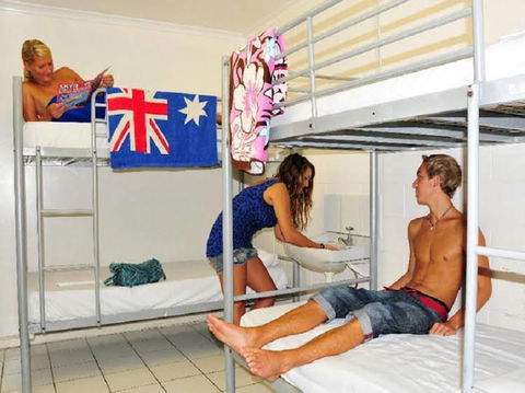 Flying Monkey Backpackers - ACT Tourism 0