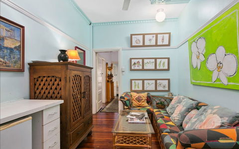 Floriana Guest House - ACT Tourism 2