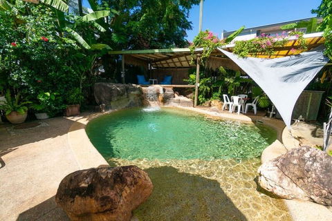 Floriana Guest House - ACT Tourism 1