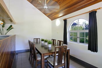 A PERFECT STAY - Clarkes Beach Villa - ACT Tourism 4