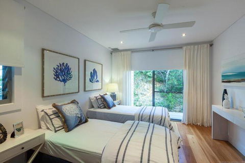 Vantage Over Byron - ACT Tourism 3
