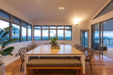 Vantage Over Byron - ACT Tourism 4