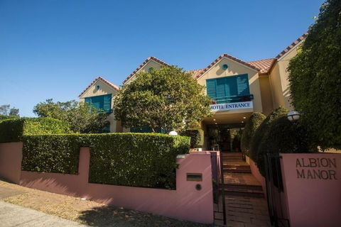 AAA Albion Manor Apartments And Motel - ACT Tourism 0