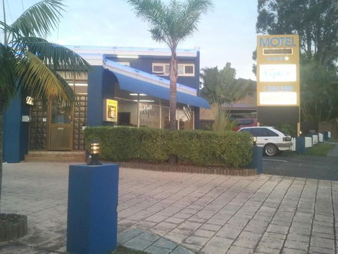 Aspley Motor Inn - ACT Tourism 1