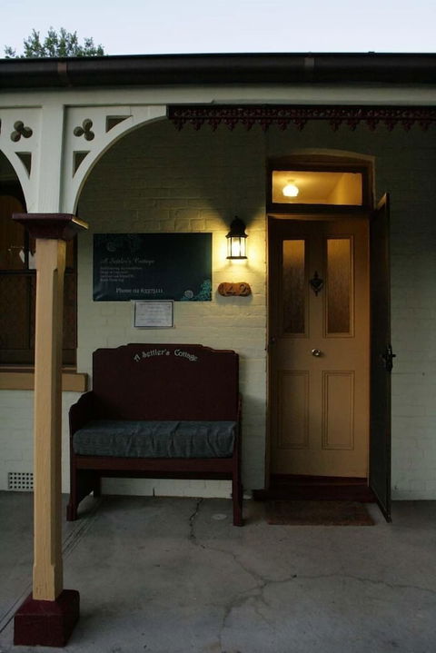 A Settler's Cottage - ACT Tourism 1