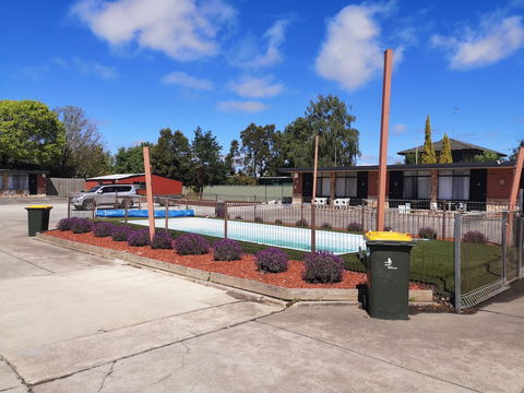 Avenue Motel - ACT Tourism 1