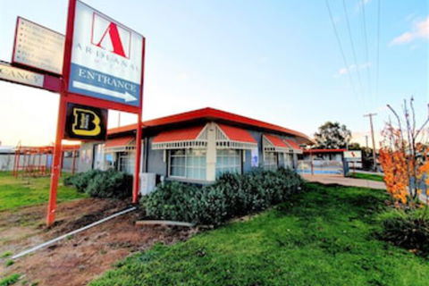 Ardeanal Motel West Wyalong - ACT Tourism 0