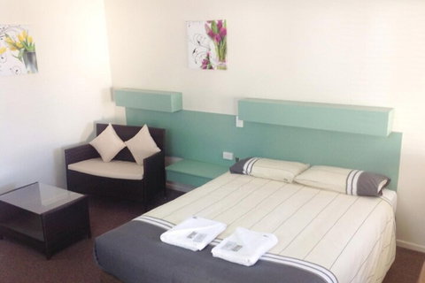 Longreach Motel - ACT Tourism 6