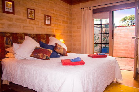 Dees Villa Bed & Breakfast - ACT Tourism 2
