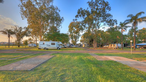 Glenwood Tourist Park & Motel - ACT Tourism 3