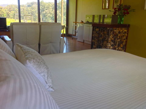 Valley Farm Vineyard Cottages - ACT Tourism 3