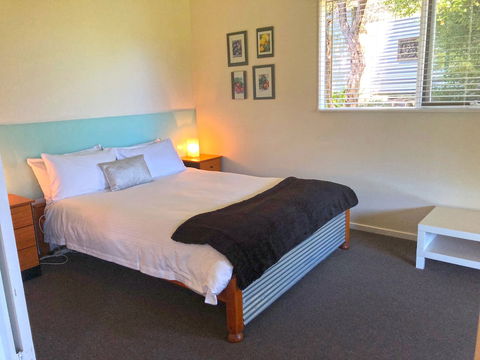 Valley Farm Vineyard Cottages - ACT Tourism 5