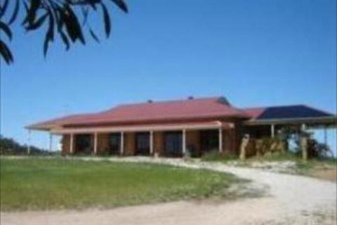 Clare View Accommodation - ACT Tourism 2