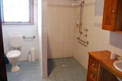 Clare View Accommodation - ACT Tourism 3