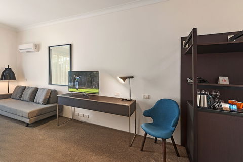 CKS Sydney Airport Hotel - ACT Tourism 4