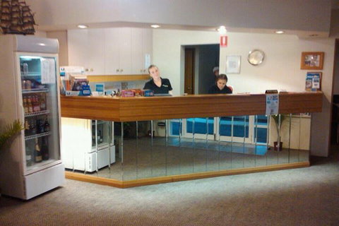 Blue Pacific Motel Swansea - ACT Tourism 1