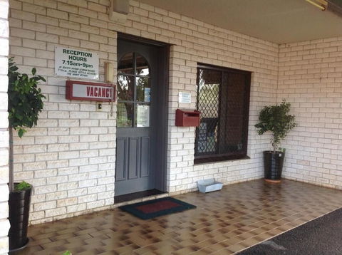 Forest Lodge Motor Inn & Restaurant - ACT Tourism 1