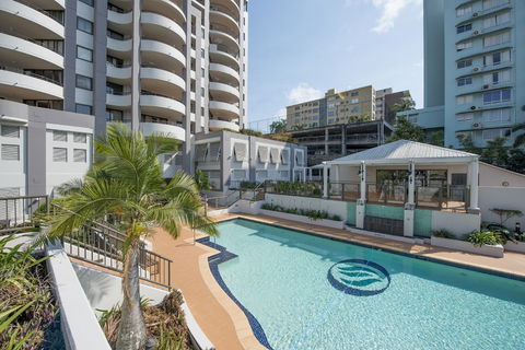 The Oasis Apartments - ACT Tourism 6