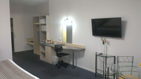 Lindy Lodge Motel - ACT Tourism 2