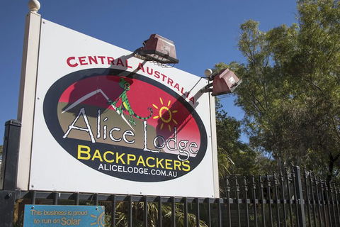 Alice Lodge Backpackers - ACT Tourism 2