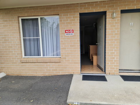 Edward Parry Motel & Apartments - ACT Tourism 1