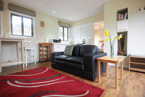 Gisborne Peak Winery Cottages - ACT Tourism 7