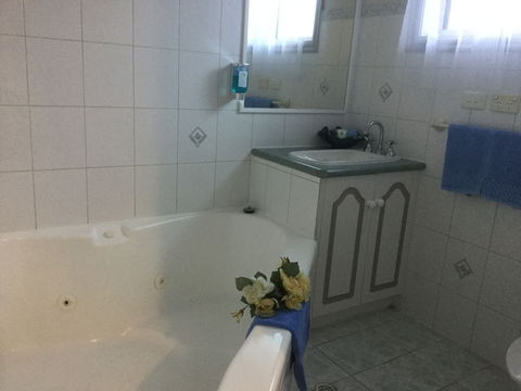 Anchor Belle Motel - ACT Tourism 4