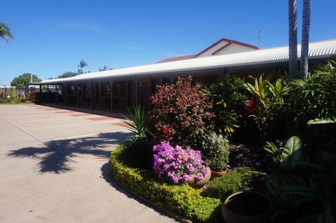 Country Ayr Motel - ACT Tourism 1