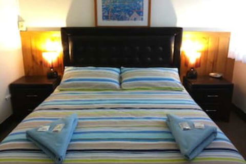 Aquarius Motel Belmont - ACT Tourism 0