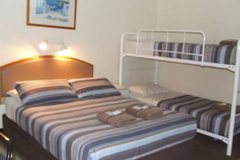 Aquarius Motel Belmont - ACT Tourism 5