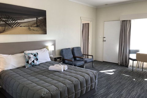 Robetown Motor Inn & Apartments - ACT Tourism 1