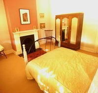 Cromwell House - ACT Tourism