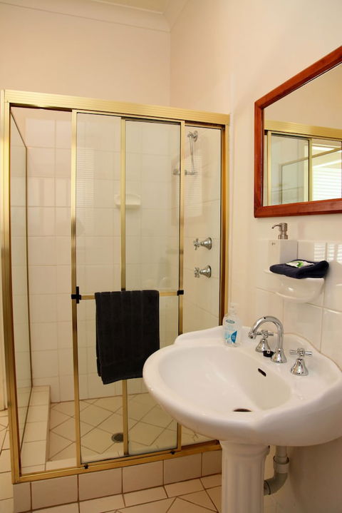 Apartments On The Park - ACT Tourism 3