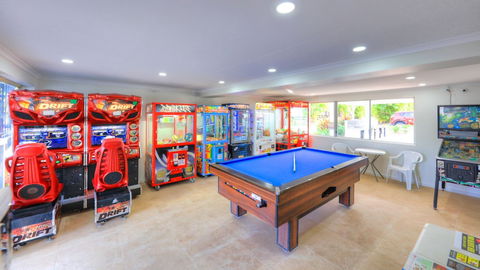 Alex Beach Cabins - ACT Tourism 3