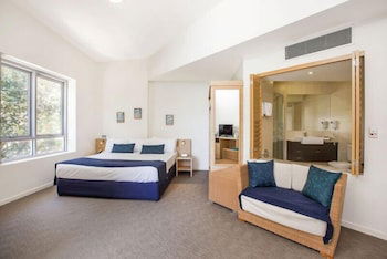 Stradbroke Island Beach Hotel - ACT Tourism 1