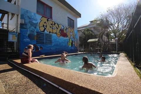 Asylum Cairns Hostel - ACT Tourism 4