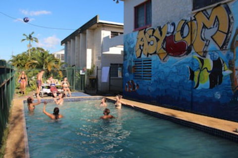 Asylum Cairns Hostel - ACT Tourism 0