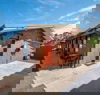 Golden Country Motel  Caravan Park - ACT Tourism