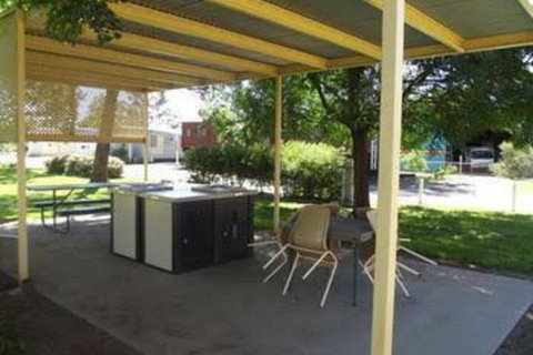 West Wyalong Caravan Park - ACT Tourism 5