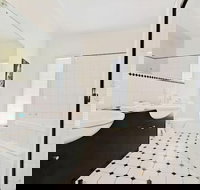 Wine and Roses BB - ACT Tourism