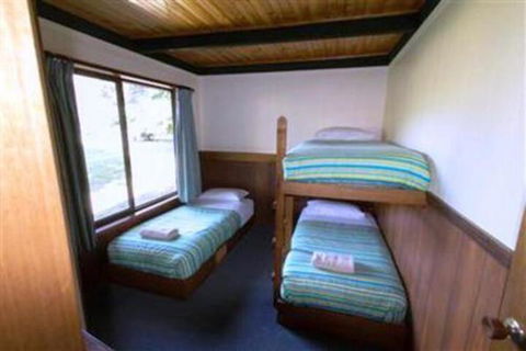 Casbak Alpine Units - ACT Tourism 6