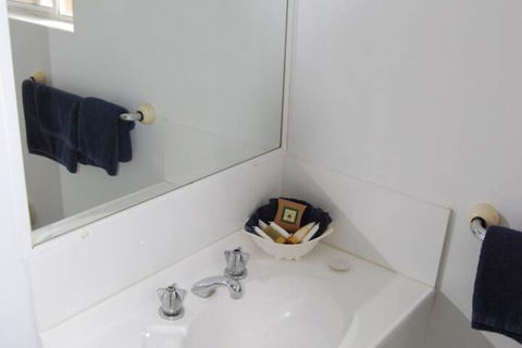 Sutherland Motel - ACT Tourism 4