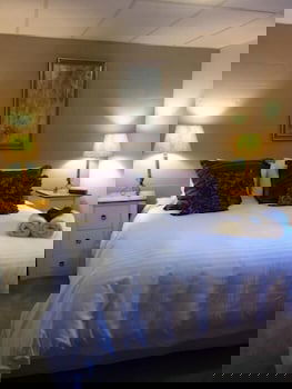 Forest Lodge Chalets - ACT Tourism 1