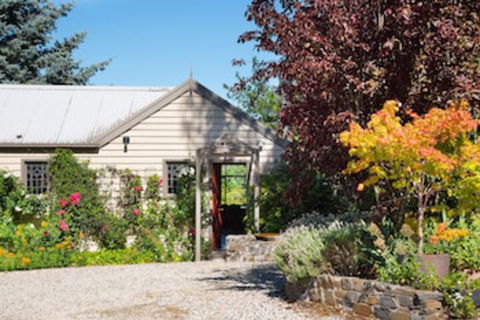 Argus Hill Cottage - ACT Tourism 0